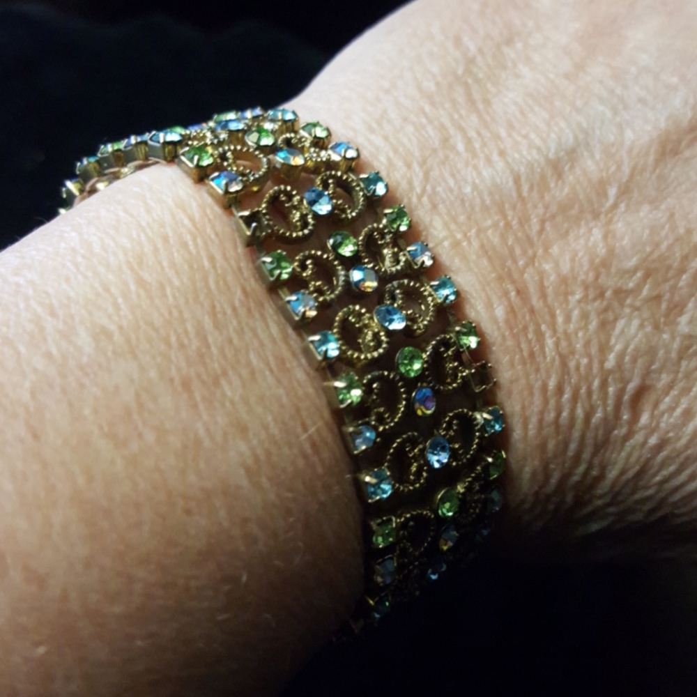 Gorgeous Green/Blue Rhinestones Gold Tone Bracelet